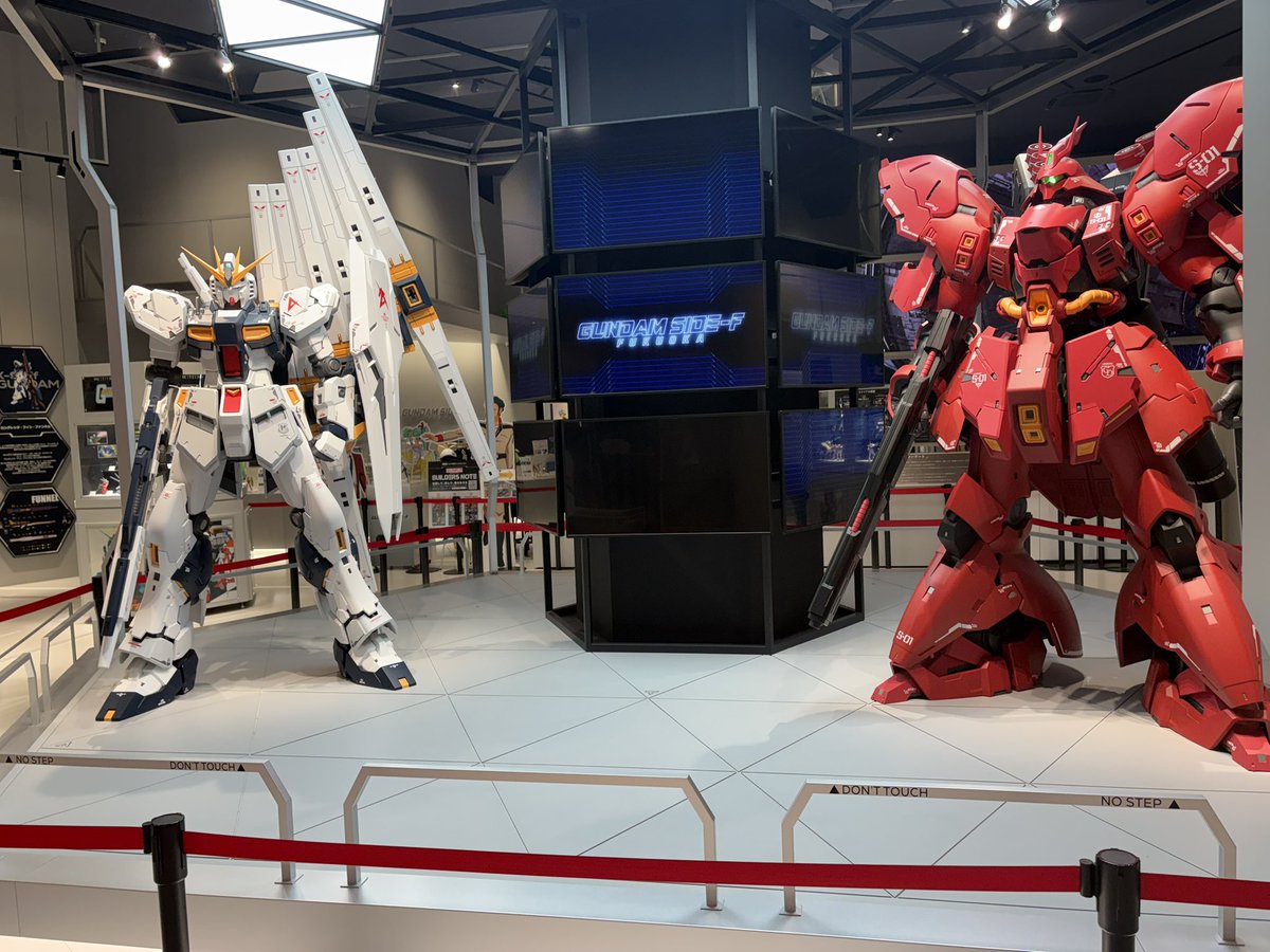 AzimuKokoro's tweet photo. νガンダムは伊達じゃない https://t.co/SgkI7bA8qa