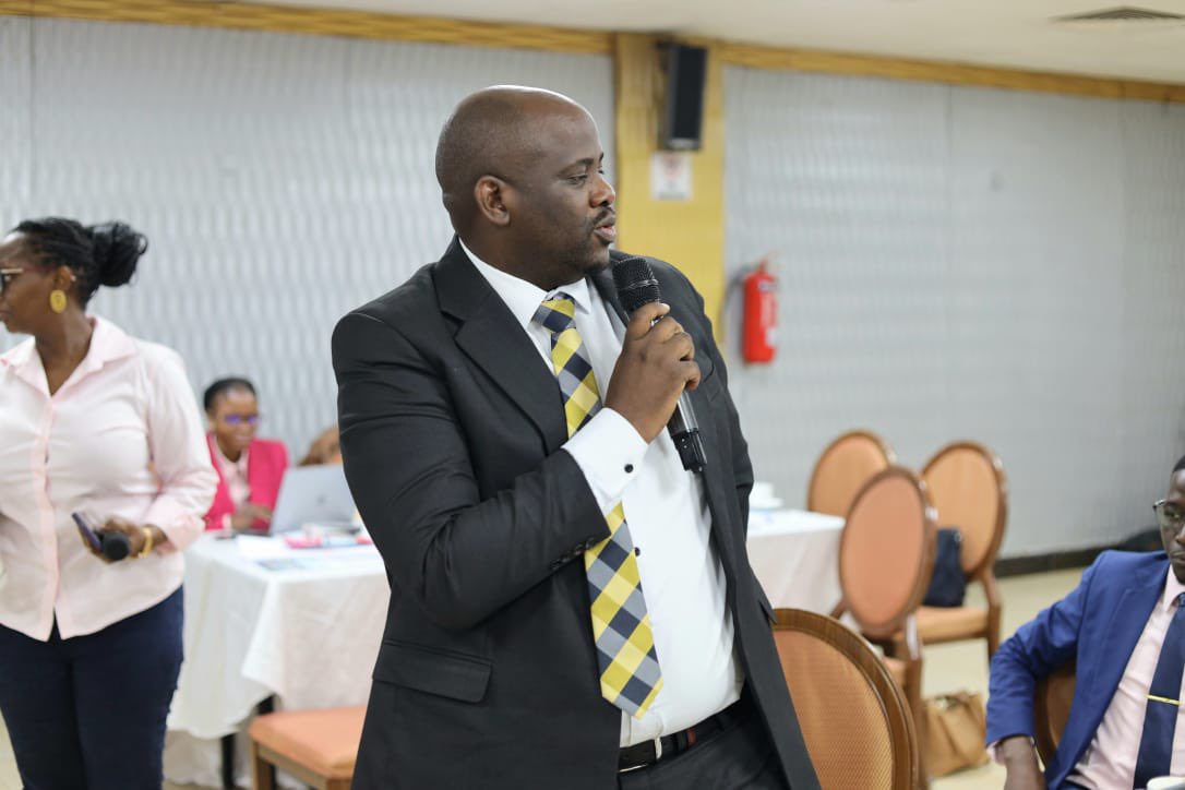 MinofHealthUG's tweet photo. The Ministry of Health, together with UNICEF are currently engaging Government Communication Officers on Public Health Emergencies. The aim of this meeting is to strengthen preparedness and response through effective risk communication.
 
Officers are being equipped with knowledge and practical skills to communicate better as one government before, during, and after public health emergencies. 

The Ebola Bundibugyo Virus Disease Incident Commander Dr. Atek Kagirita has this morning updated the officers on the status of the Outbreak and confirmed to them that the situation is under control.

#MOHatWork | #FightEbolaUG26