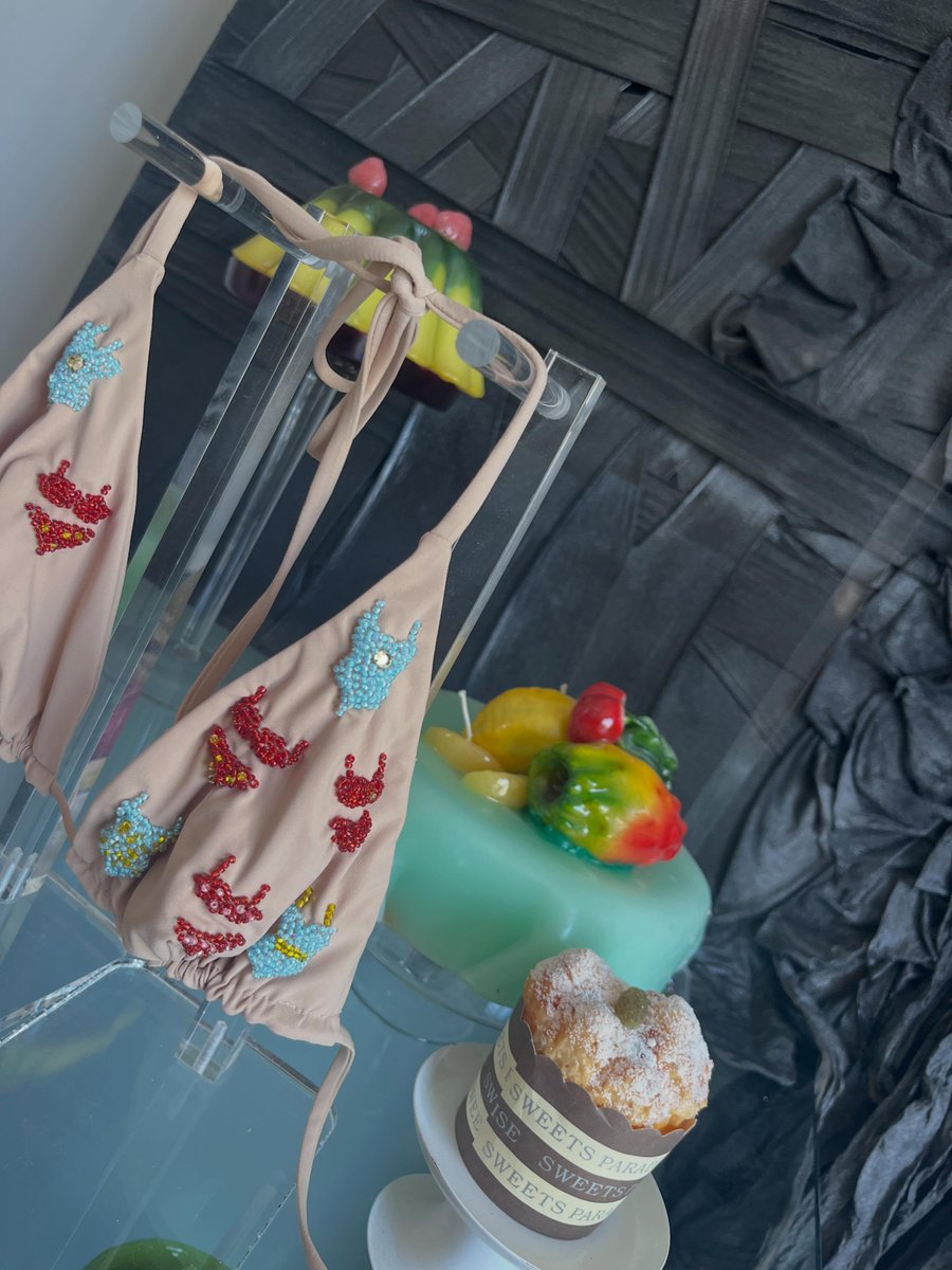 pietromit's tweet photo. @mondointasca Pronti a salpare? È tempo di beachwear! Dalle spiagge più silenziose ai rooftop cittadini, interpreta l’estate nella sua essenza più autentica. https://t.co/yMw4oWZAtY https://t.co/miMMcMD1D7