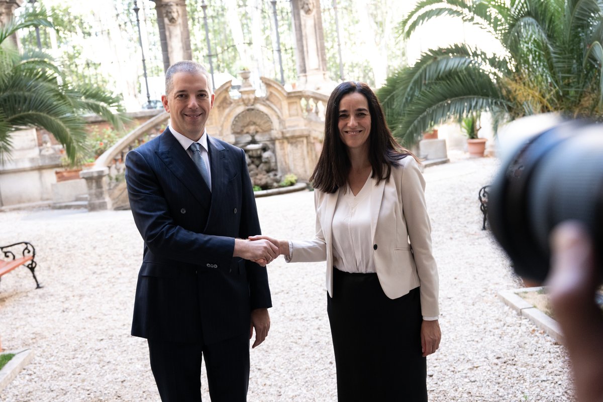 _OrbanAnita's tweet photo. It was a pleasure to meet Serbian Foreign Minister @markodjuric in person for the first time in Rome. 🇷🇸

We discussed the Hungarian community in Vojvodina and the Serbian community in Hungary, Hungary’s support for opening Serbia’s third EU negotiating cluster, and concrete steps to advance North–South transport and energy links.

I look forward to working together and continuing our close cooperation against illegal migration.