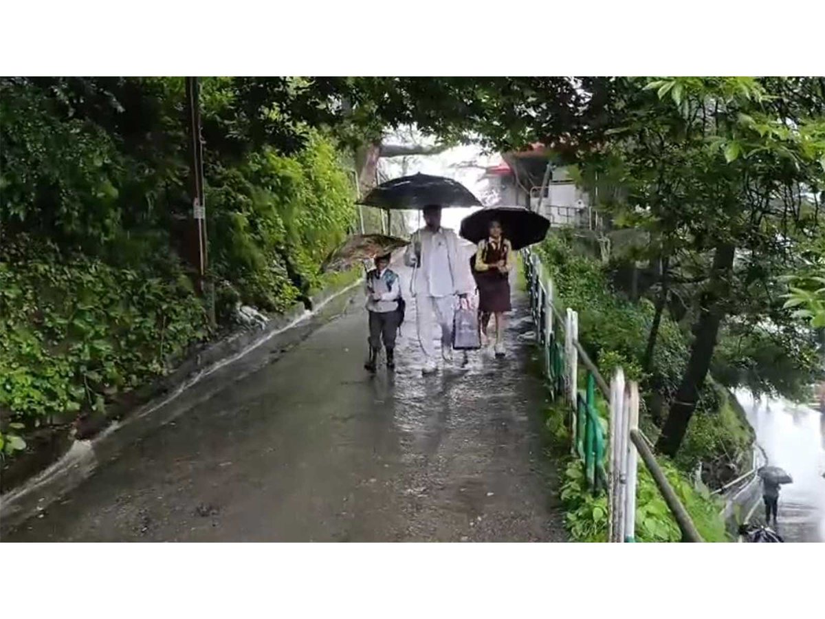 ani_digital's tweet photo. Pachhad records 207 mm rainfall as active monsoon batters Himachal; IMD issues heavy rain alert till July 15
Read @ANI Story | https://t.co/pAQJC0I5nv
#himachalpradesh #pachhad #sirmaur #rainfall https://t.co/zh0tkWw6XF