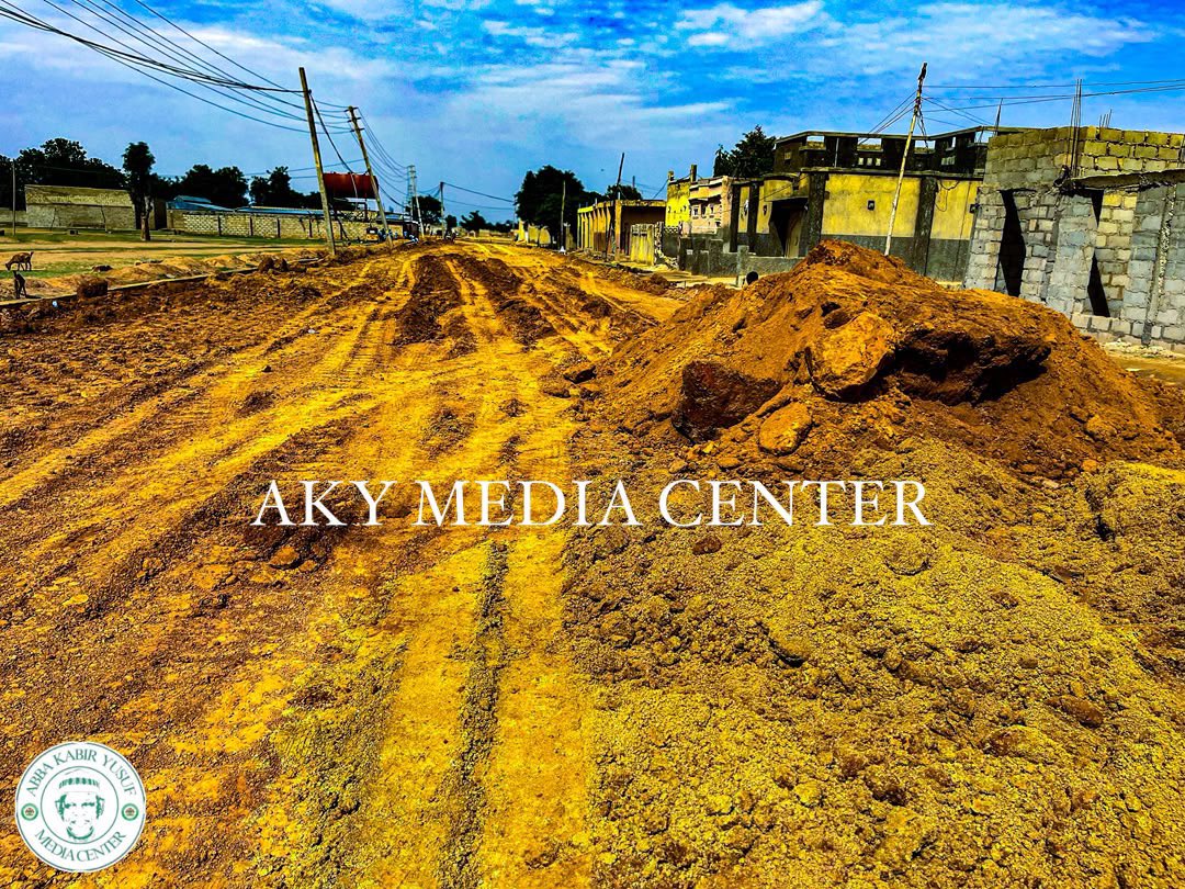 Waspapping_'s tweet photo. Ongoing Road Earthworks – Bulldozer Cutting, Filling, Spreading, and Rough Formation Works in Preparation for Subgrade Construction on the New Road Construction from Kwanar Zaura to Cikin Garin Zaura.

#AbbaIsWorking. https://t.co/wkKi4rWRLa