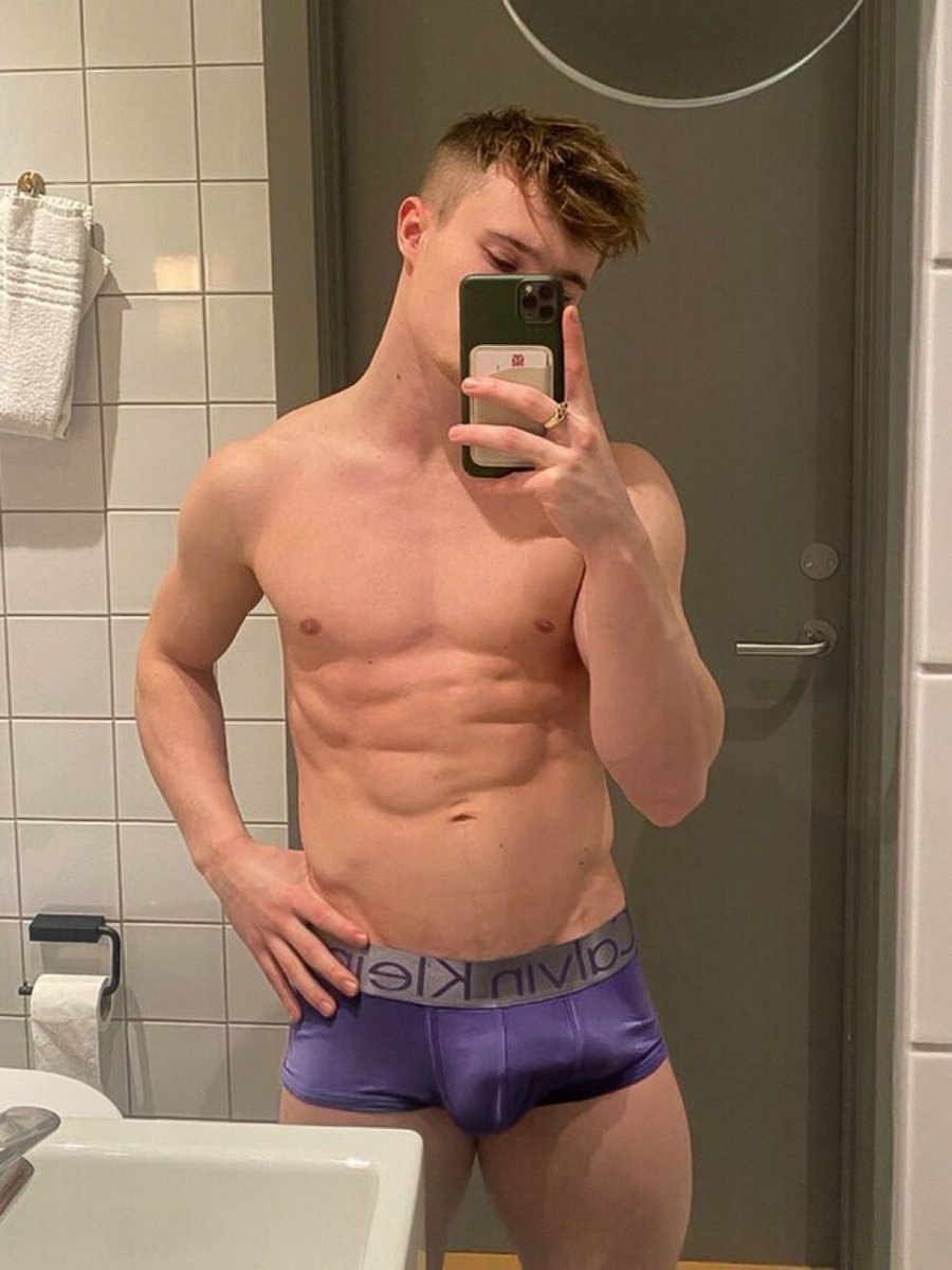 GayChubXXX2's tweet photo. Jack Laugher 🍆🥵🥵 https://t.co/k4KEgFSjFd