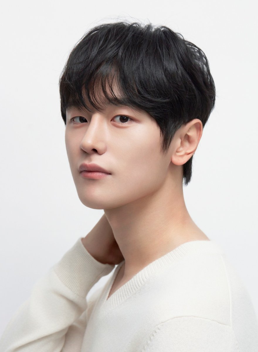 Kstyle_news's tweet photo. 【INTERVIEW】
キム・ドワン、日本ドラマ初出演の裏側を告白

志尊淳とのほっこりエピソードも
「日本語のセリフを録音してくれた」
https://t.co/C9BJqICQXm https://t.co/gMpeBcIBN2