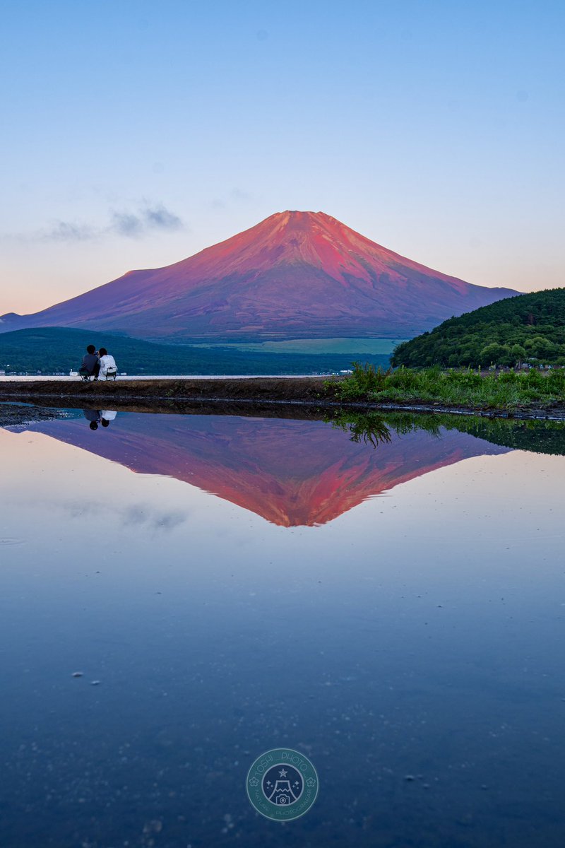 Toshi_photo_'s tweet photo. 山中湖から見る、夏季限定の赤富士リフレクション。 https://t.co/zlpaO3SibB