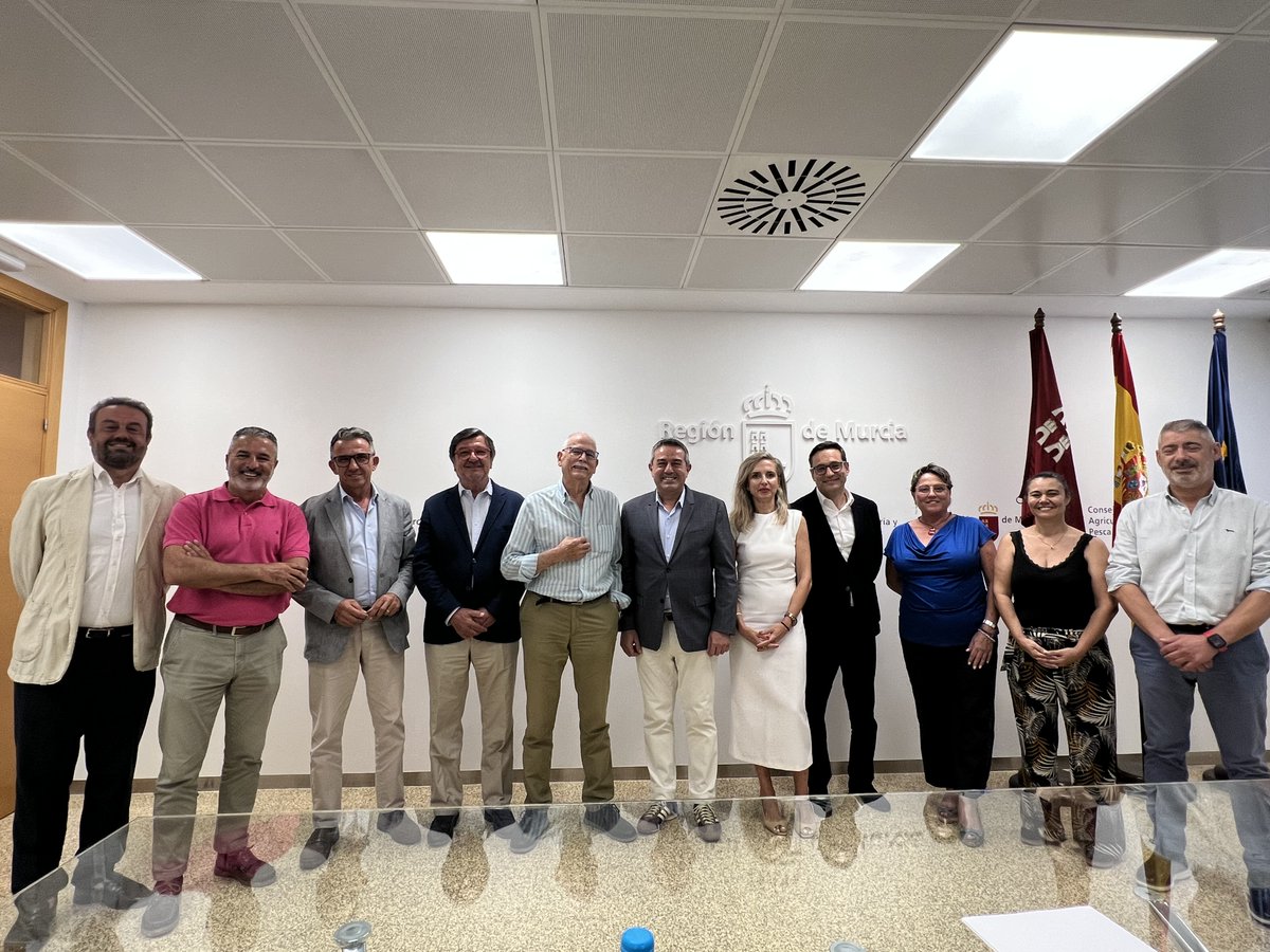 ALAS_alianza's tweet photo. Muchas gracias al consejero de Agua, Agricultura, Ganadería y Pesca, @JBuendiaGomez , de
@RM_Agua de @regiondemurcia
por fijar una línea de colaboración frente a desafíos reputacionales y de atracción de talento del sector agrifood en el II Salón de la Agricultura y Ganadería! https://t.co/uO932y0eAv