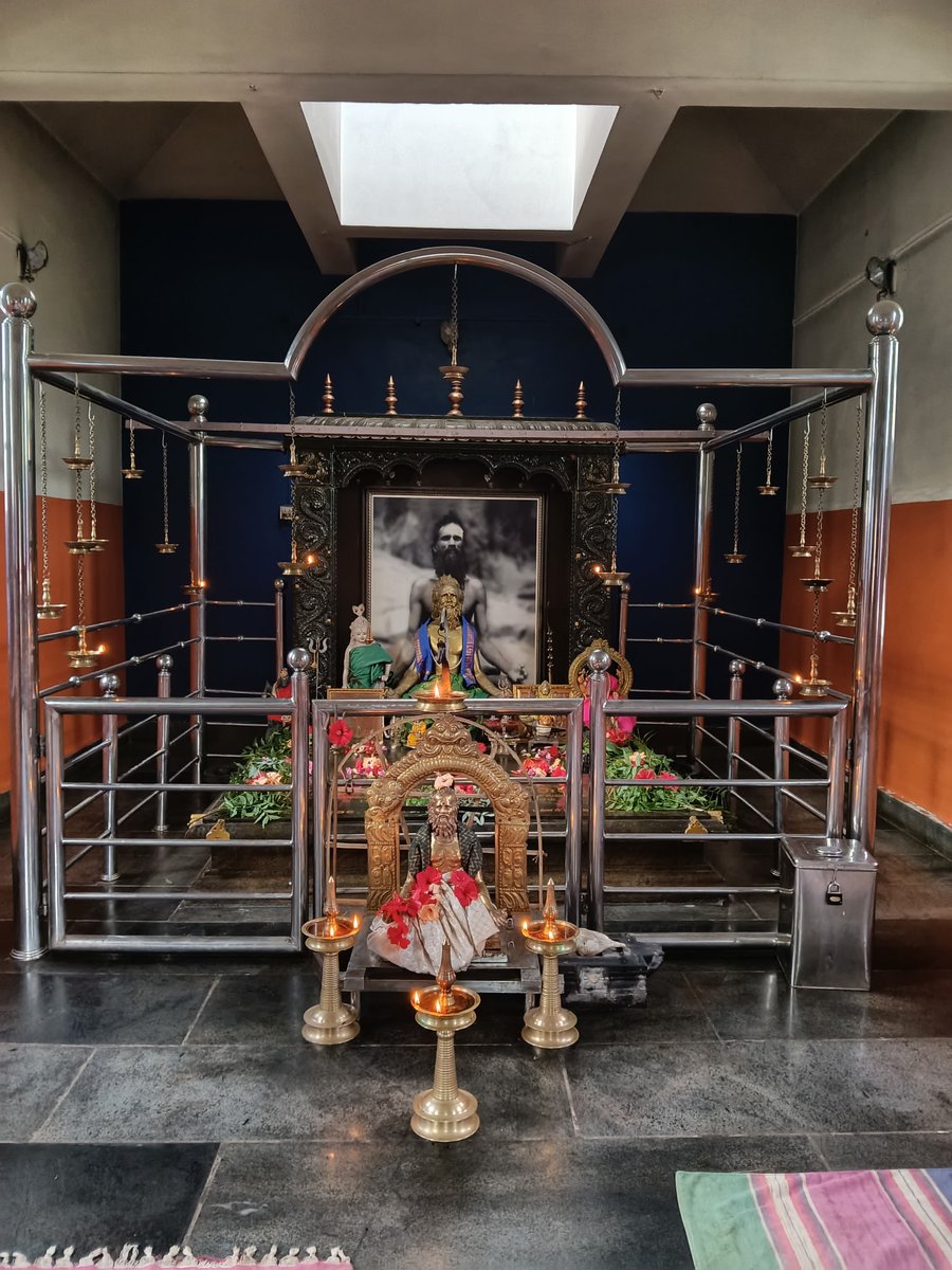vellingiriswami's tweet photo. 10.07.2026  குருநாதரின் ஜீவசமாதியில் இன்றைய நாள் குருநாதரை தரிசிக்க வரும் பக்தர்களுக்கு பிரசாதம் தயார் செய்யப்பட்டுள்ளது.

#vellingiriswamigal
#vellingiriswami
#vellingiriswamijeevasamathi
#வெள்ளிங்கிரி_சுவாமி
#வெள்ளிங்கிரி_சுவாமிகள்_ஜீவசமாதி https://t.co/1f7LTn6m3R