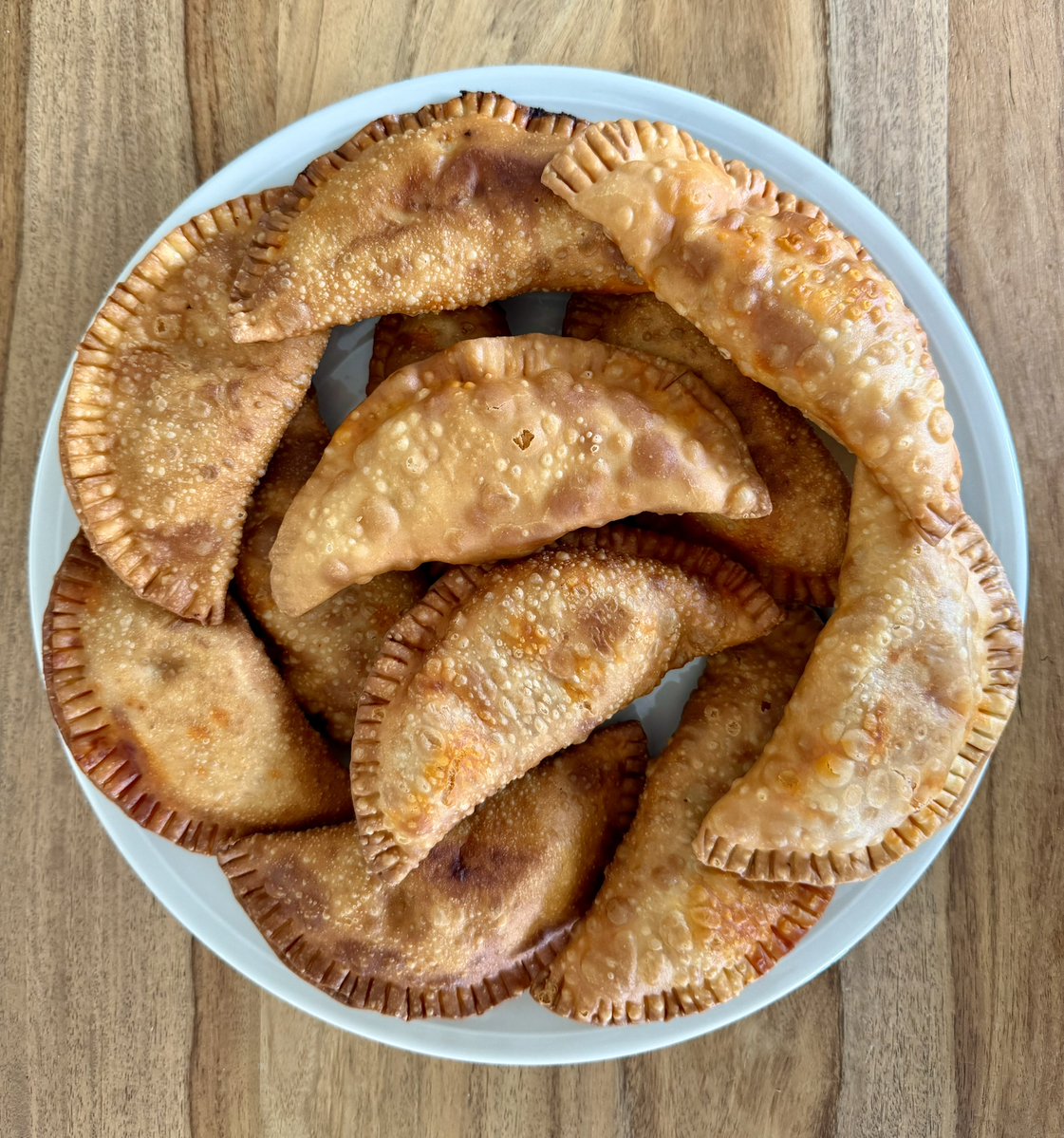 bocajierro's tweet photo. Empanadillismo y papaliñismo. 

Facilitando el día de “campamento de verano” en casa de los abuelos. https://t.co/RAsdBfCKiU