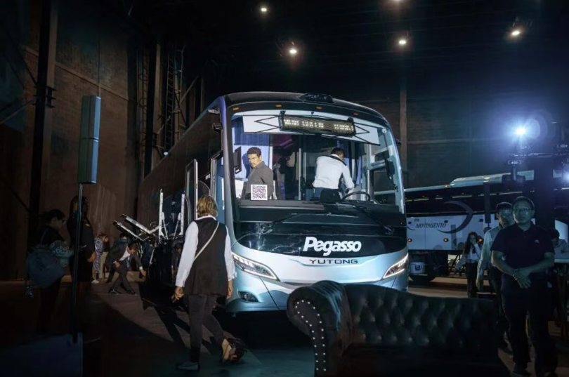 BusChina41900's tweet photo. Recently, Yutong officially launched the T13E battery-electric coach and T7 premium business coach in Mexico. https://t.co/dxUlbIhyOa
