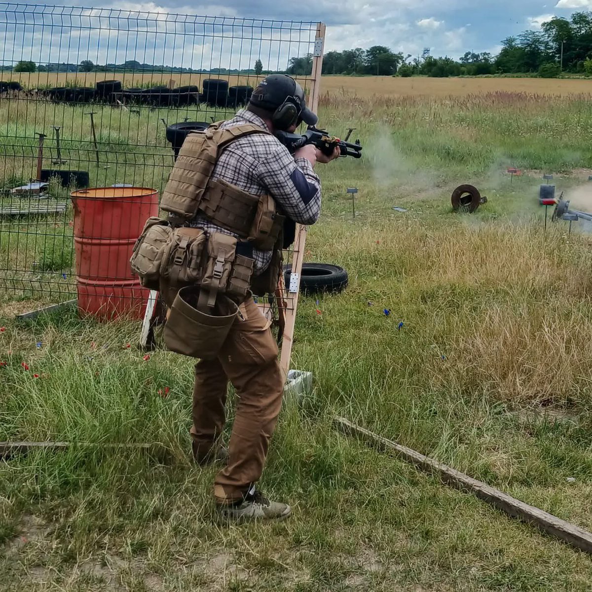 IvanBear14's tweet photo. They gave it 100%.
I train both military personnel and civilians. The enemy evolves every day, so our skills must evolve even faster.
📩 DM me to book training or schedule a session for your unit or group.
#CounterDrone #DroneDefense #TacticalTraining #Ukraine https://t.co/PpPdRuGIEC