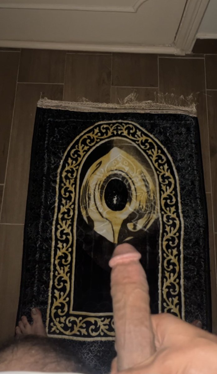 Aziiizz83's tweet photo. جيت بقوم اصلي بس رْبي كان مقوم بقوة 🔥🔥
وش الحل معه ؟ 
ابي فاجره مولعه عندها الحل 👅
تعالي فوق سجادتي  #معصيتي_رحتييًِِ #معصيتي_رحتيًِِِ 
 #فحل  #كتابي #معصيِتي_رحتيي  #معصيتي_راحتي   #فجورُ #فاجر  #كتابي  #معصيتي_رحتي #معصيتي_رحتي  
🔥🔥😈 https://t.co/S69Vj73WYN