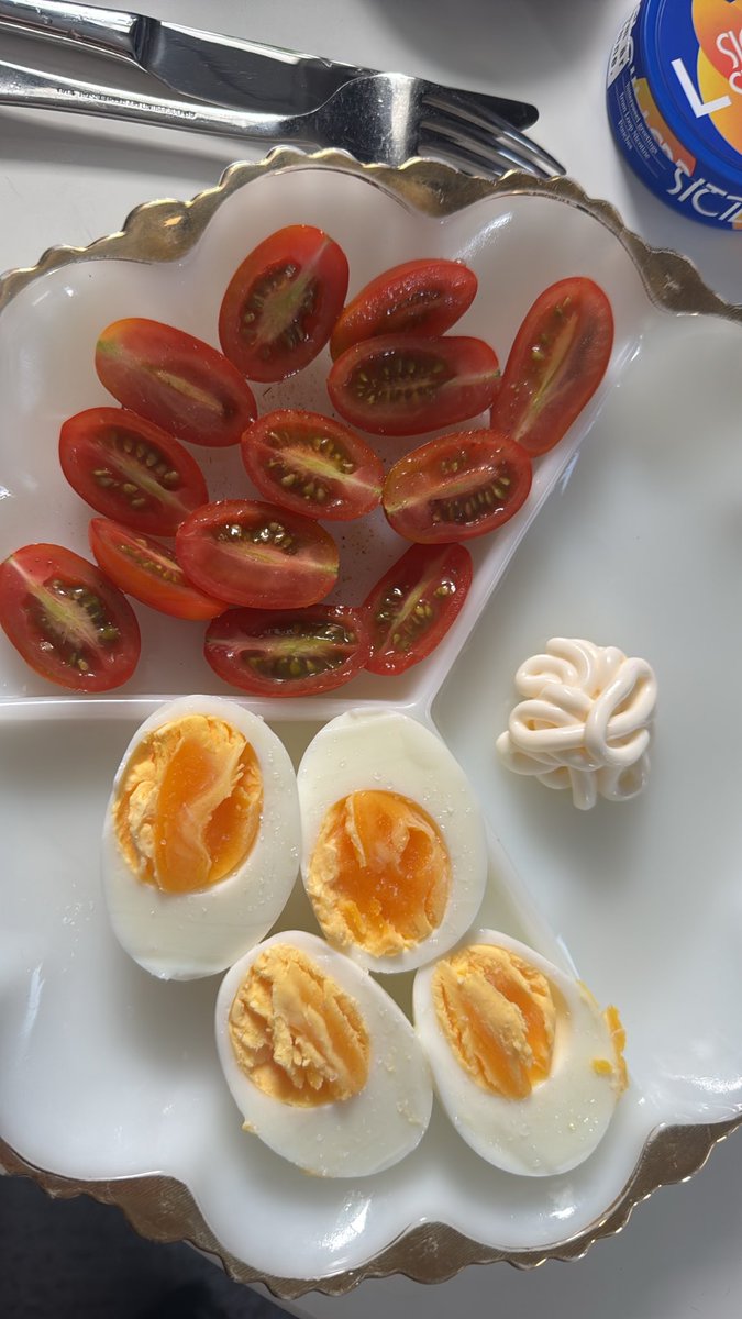 sugarandicee's tweet photo. Breakfast ~232 kcal https://t.co/ZV3JISpbsm