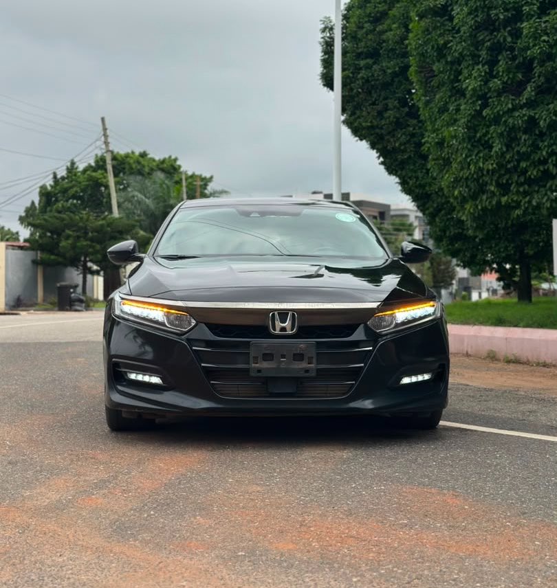 FrankDoe101's tweet photo. 2019 Honda Accord Sport 
1.5T engine 
48k miles 
Keyless entry &amp; start 
Sunroof 
Rear view camera 
PRICE — 210k p3 😁

Hit the dm
WhatsApp no in bio 

#YourCarGuy 🚘🕺🏽
#YourDubaiCarGuy 🇦🇪🇬🇭 https://t.co/pPCO4kY9UI
