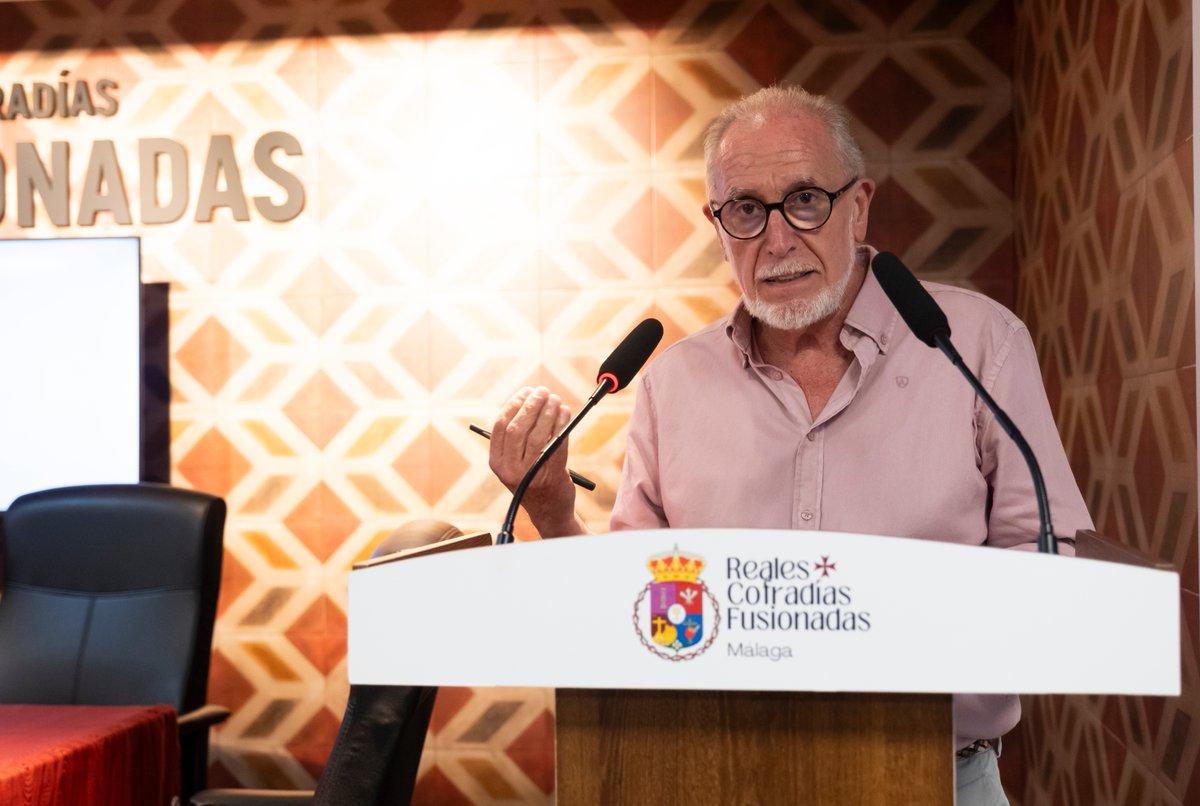 FundCorinto's tweet photo. Cada recuerdo entregado simboliza algo mucho más grande: miles de horas de servicio, innumerables gestos de generosidad y un compromiso que ha permitido que Fundación Corinto llegue a tantas personas durante estos quince años.
#CofradíasMLG https://t.co/DDm1zq6WqU