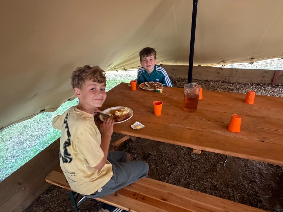 CCJacademy's tweet photo. High Ashurst 2026

Children have had breakfast and have started their final morning of activities 🍳 🥓 

#WeAreLEO 🦁 @LEOacademies https://t.co/ClYetp2kKl