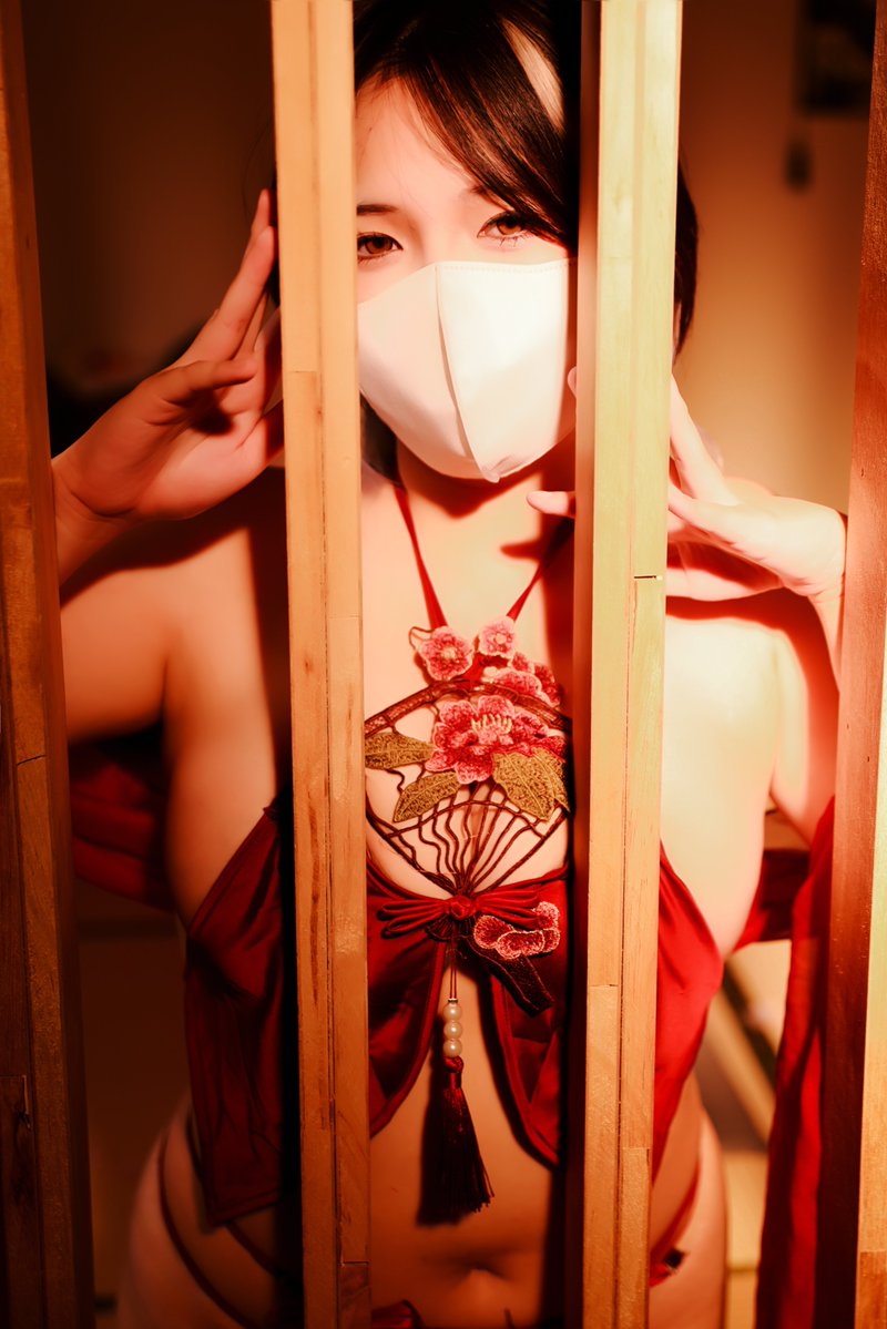 ashntoru0201's tweet photo. 🌺 牡丹紅顏｜古風絲綢睡衣
一扇門，一束光， 一抹牡丹，一段未說完的故事。

7.15準時與你相見🌸 https://t.co/pSQV6meURg
