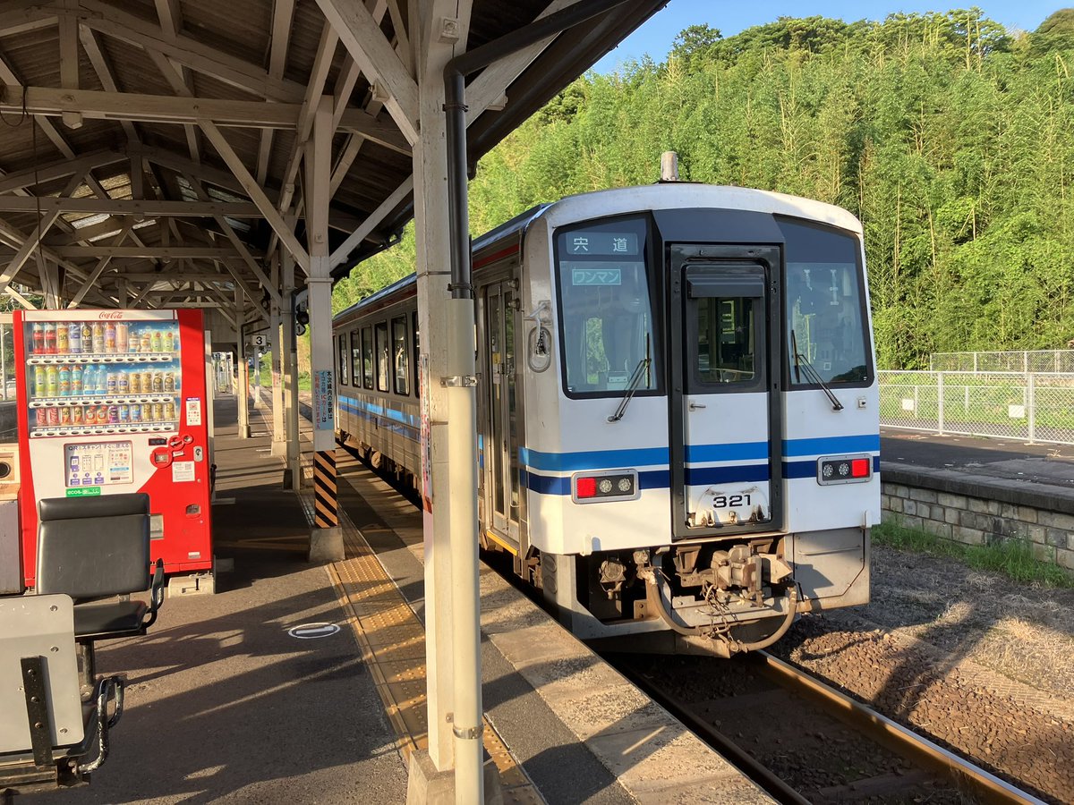 kawaturu12's tweet photo. 宍道到着。

これで昨夏の遠征で乗りこぼした芸備線と木次線の完乗を達成。
この2路線は、JR西日本全線完乗への障壁になっていたので、所用ついでに乗れたのはラッキーでした。 https://t.co/uqeE8x6THM
