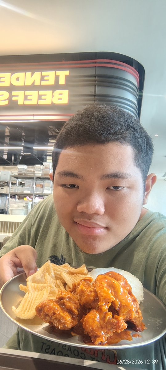 JMig87244836's tweet photo. (Late Post) First Experience at CCF Main with Aunt Joy Surla and Eating Roberts Chicken at Opus Mall I very love it at the CCF main para makita ng speaker and message from God happy sunday of CCF #christcommisionfellowship #CCF #CCFMain https://t.co/QuJbL9mmq7