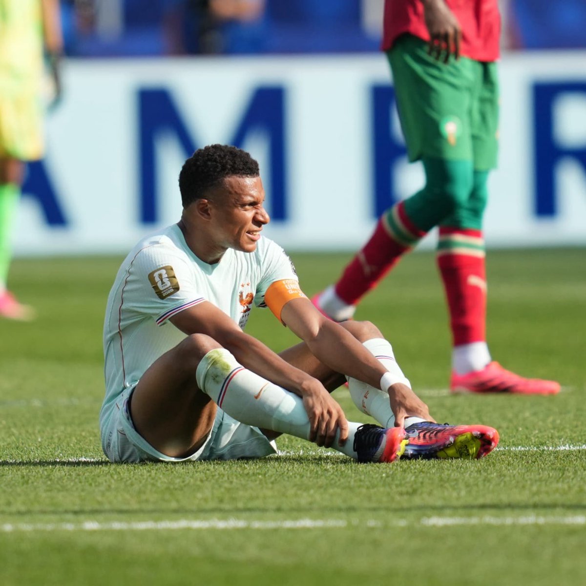 theMadridZone's tweet photo. 🚨 UPDATE: Kylian Mbappé’s ankle will be monitored closely before the semi-final.

It is the same ankle that he hurt in 2020, and it remains fragile despite improvements. @FabriceHawkins https://t.co/xZz5wc67u3