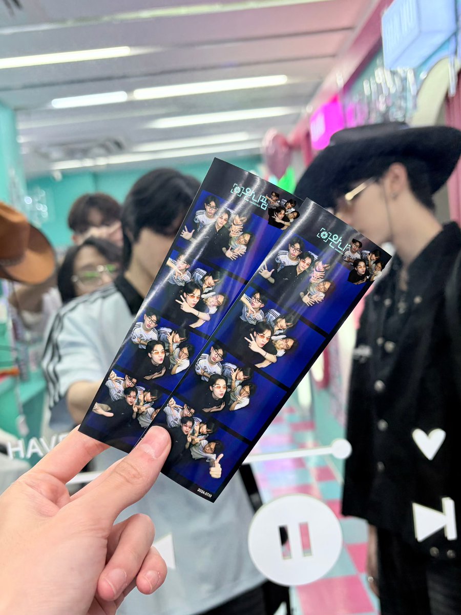 imreeonn's tweet photo. อ้ายมา 4 คน https://t.co/Ry4oiwLNOJ