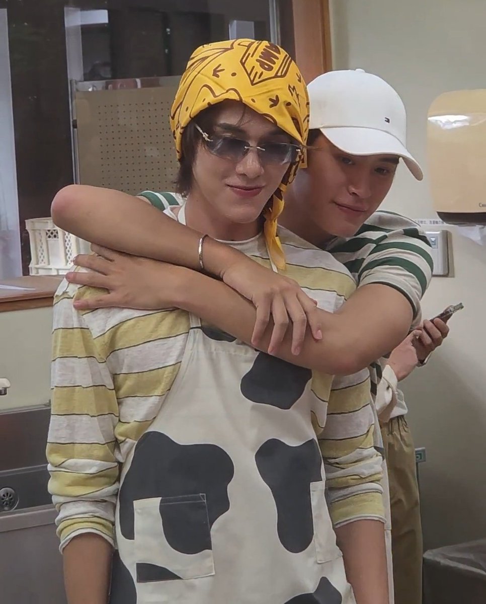 softforg4's tweet photo. gemfot really adore nani huh 😭

GFSN OISHI JAPAN TRIP
#OishixGFSNTrip2026 https://t.co/SgSRLCpsSO