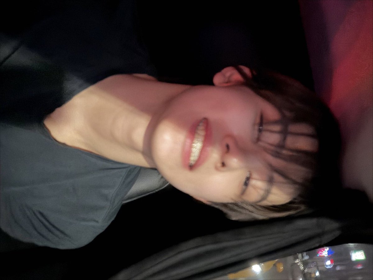 ihrteom's tweet photo. we as a society didn’t talk about this seonghyeon look enough https://t.co/ZWXJxjFGgA