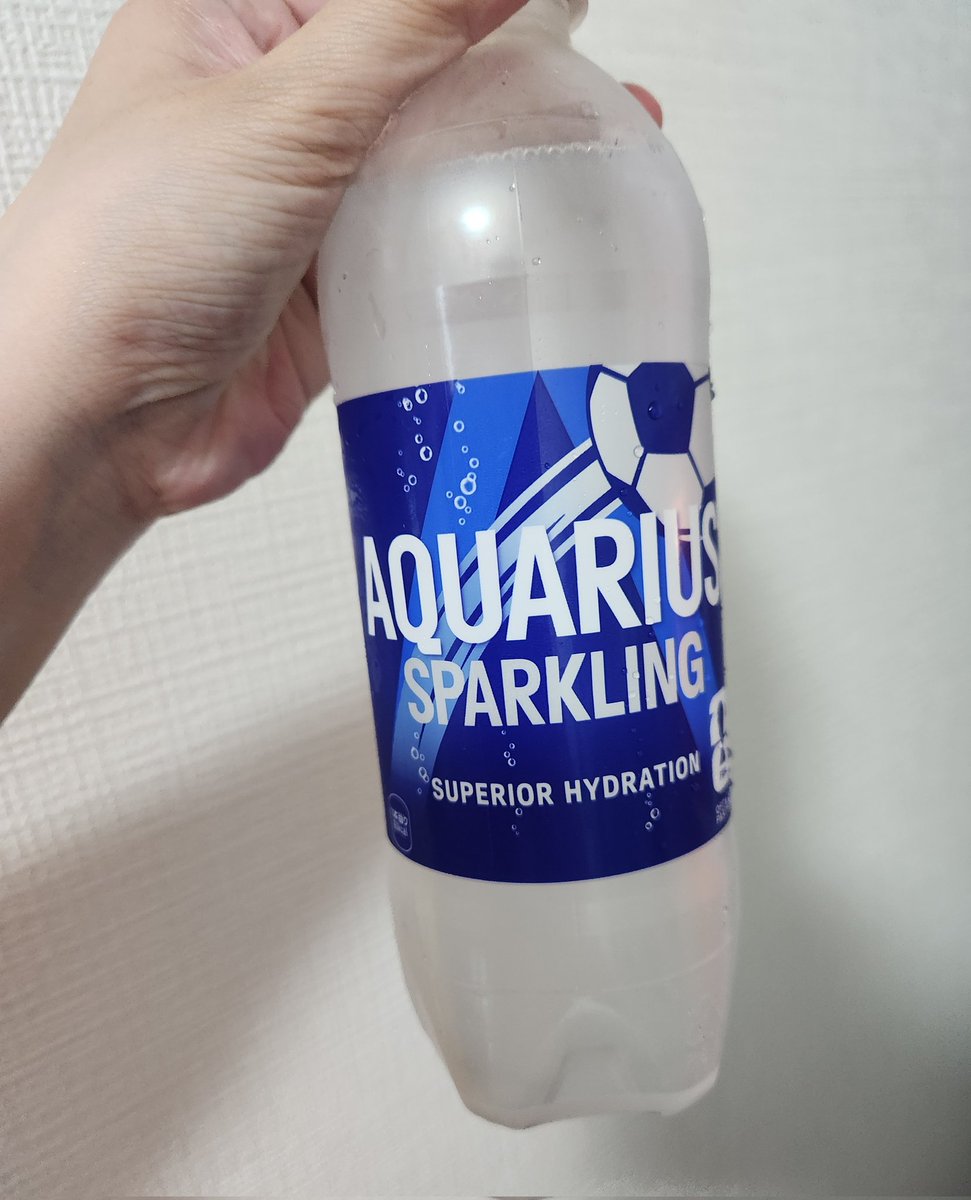 ailele515's tweet photo. アクエリアススパークリングなるものがあったので買ってみた！中々おいしかったです🥳 https://t.co/SRLUl7M6xs