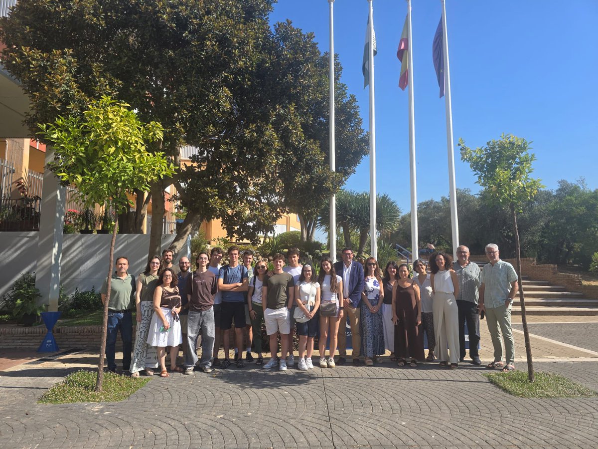 olimpiadabio's tweet photo. 🧬Los olímpicos españoles de Biología se preparan en Málaga. Los estudiantes mejor clasificados en la OEB 2026 participan en una concentración formativa en @InfoUMA antes de representar a España en:

🇱🇹 IBO 2026, Vilnius, Lituania
🇧🇷 OIAB 2026, São Paulo, Brasil

💚¡Mucha suerte! https://t.co/dLsiUDv8bF