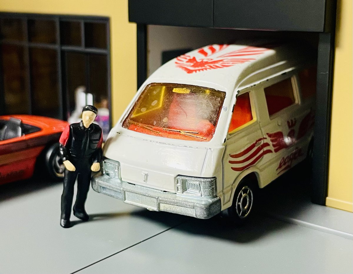 _urataro_'s tweet photo. Majorette TOYOTA LITE ACE

これも一昔前のマジョでは定番車種でしたね
特にボディカラーが緑のやつ
あの色合いがどうもこのライトエースと合わなくて、正直他車種と比べると当時は優先順位が低かったです

やっぱり白色ベースだと格段に旧車感が増して渋く見えます
そうそう！求めてたのはコレ！ https://t.co/uOZPJMd6Nr