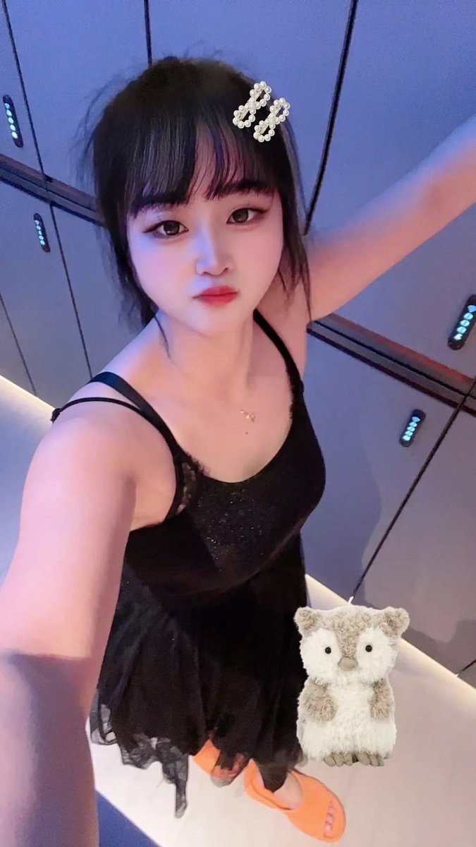 GyfSy520's tweet photo. 沈阳于洪区骚母狗王慧，公交车一个，谁得谁操，上班时候被同事拉到楼梯间爆操，精液顺着大腿躺下来。年轻时候各种约炮打胎，三十六了还要不上孩子。有没有相中的，约出来给你舔鸡巴，让你内射，反正不怀孕，怀了就生下来 https://t.co/kPWADmzAPt