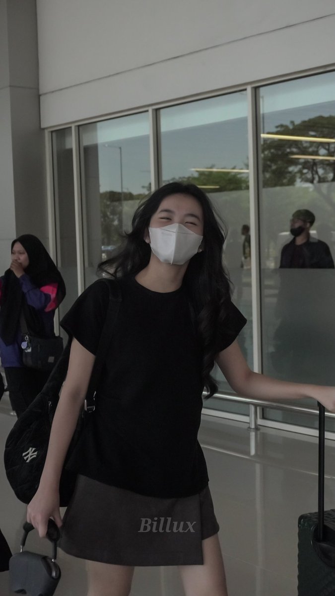 nurdisyah's tweet photo. cerine @CErine_JKT48 
10072026
#JKT48AirPortFashion https://t.co/eXpaVkWgDp