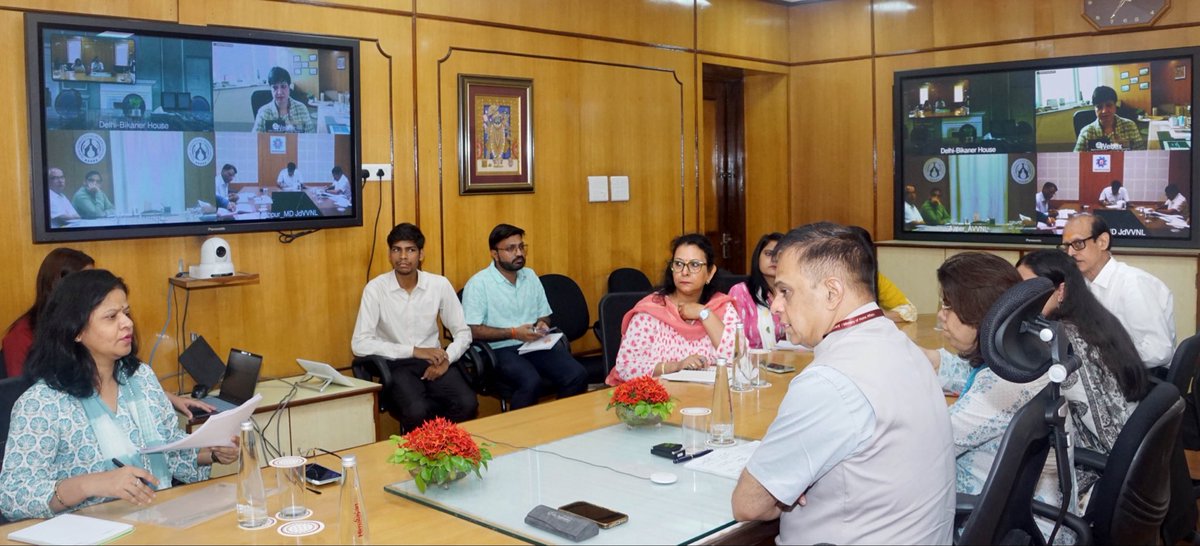 svoruganti1466's tweet photo. Day 2 of Energy sector review - Rajasthan targets completion of 3239 PPA’s under PM Kusum, cover 5 lac households under Surya Ghar and 172 BESS installations in 2026

@BhajanlalBjp 
@JoshiPralhad 
@artizzzz 
@DIPRRajasthan 
@RajCMO 
@RajGovOfficial 
@mnreindia 
@PIBJaipur https://t.co/S4fVNqp5Ry