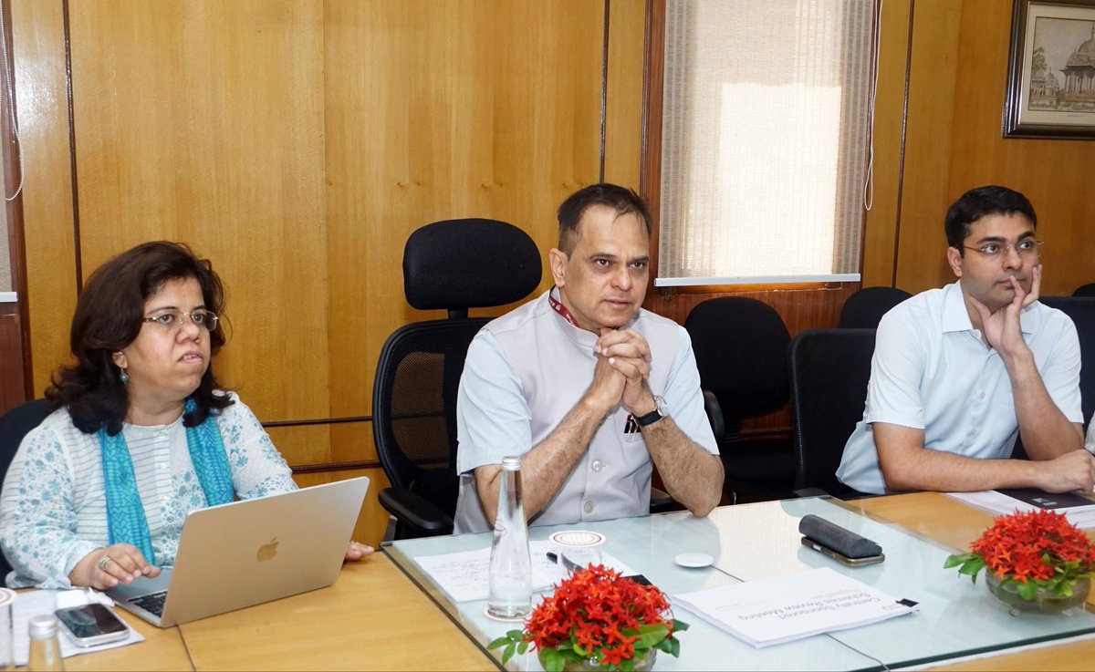 svoruganti1466's tweet photo. Day 2 of Energy sector review - Rajasthan targets completion of 3239 PPA’s under PM Kusum, cover 5 lac households under Surya Ghar and 172 BESS installations in 2026

@BhajanlalBjp 
@JoshiPralhad 
@artizzzz 
@DIPRRajasthan 
@RajCMO 
@RajGovOfficial 
@mnreindia 
@PIBJaipur https://t.co/S4fVNqp5Ry
