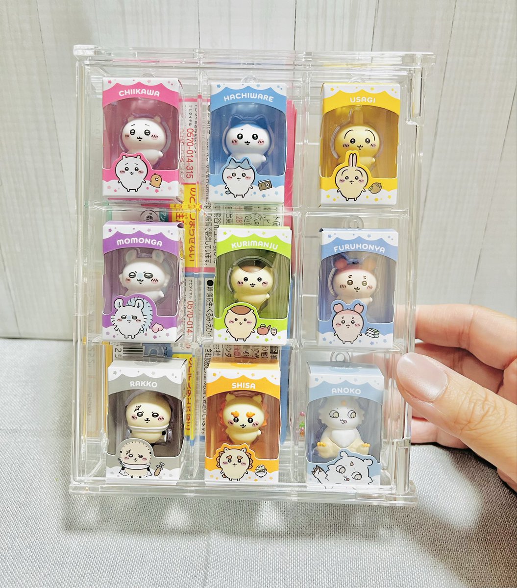 napinapi_26's tweet photo. ちいかわチョコボックスの噂のケース、ジャストフィットすぎんだろぉぉぉー！！

これ考えた人天才!!ﾃﾝ(ง ˙˘˙ )วｻｲ https://t.co/11ql4YN0k1