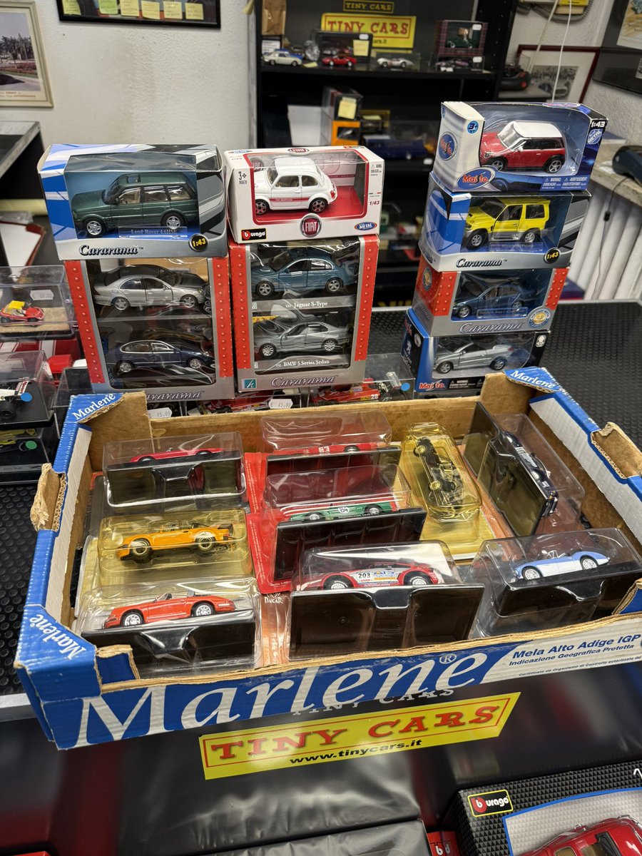 cars_tiny's tweet photo. Altri arrivi vintage Cararama ed edicole scala 1:43 #tinycars #diecast #scala143 #model #scala143 https://t.co/Xf76BWrXir