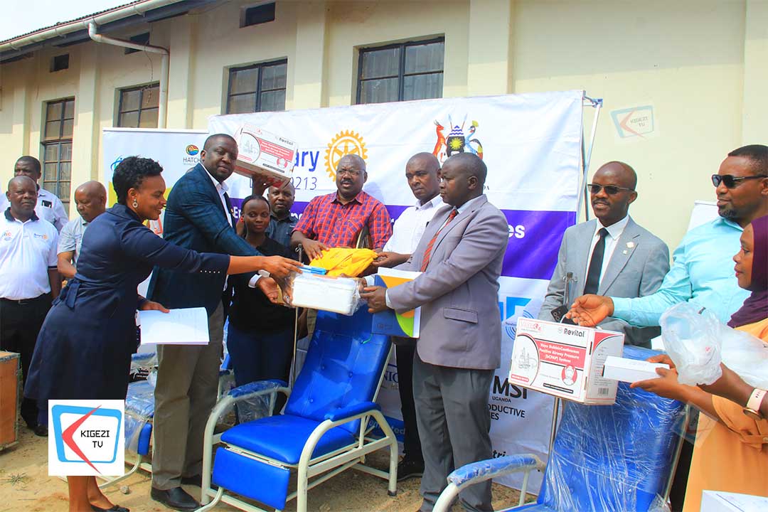 KigeziTv's tweet photo. #UPDATE
The Rotary Clubs of Greater Kabale under District 9214 have received maternal and newborn health equipment that will be distributed to three Health Centre IV facilities across the region to improve maternal and newborn healthcare services.

Under the project titled "Empowering Families, Growing Futures: Improving Maternal and Newborn Health in Uganda," the equipment was secured through a Rotary grant implemented in partnership with Rotary District 9213.

The equipment will be donated by the Rotary Club of Kabale City to Maziba Health Centre IV in Kabale District, the Rotary Club of Lake Bunyonyi to Hamurwa Health Centre IV in Rubanda District, and the Rotary Club of Kabale to Mparo Health Centre IV in Rukiga District.
📸 @NdyamuhakyiN