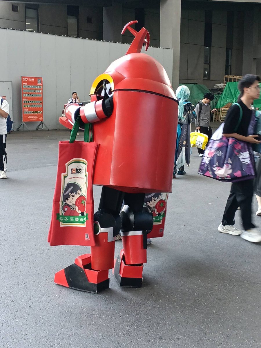 freesky46's tweet photo. ミシュティ！？起きるのかな？？🤣
クルカイのセリフを投げかけてみたい笑笑
カブタックさんはトマトキングのバッグを配ってるのかな？笑 https://t.co/8QkdDDGfNM