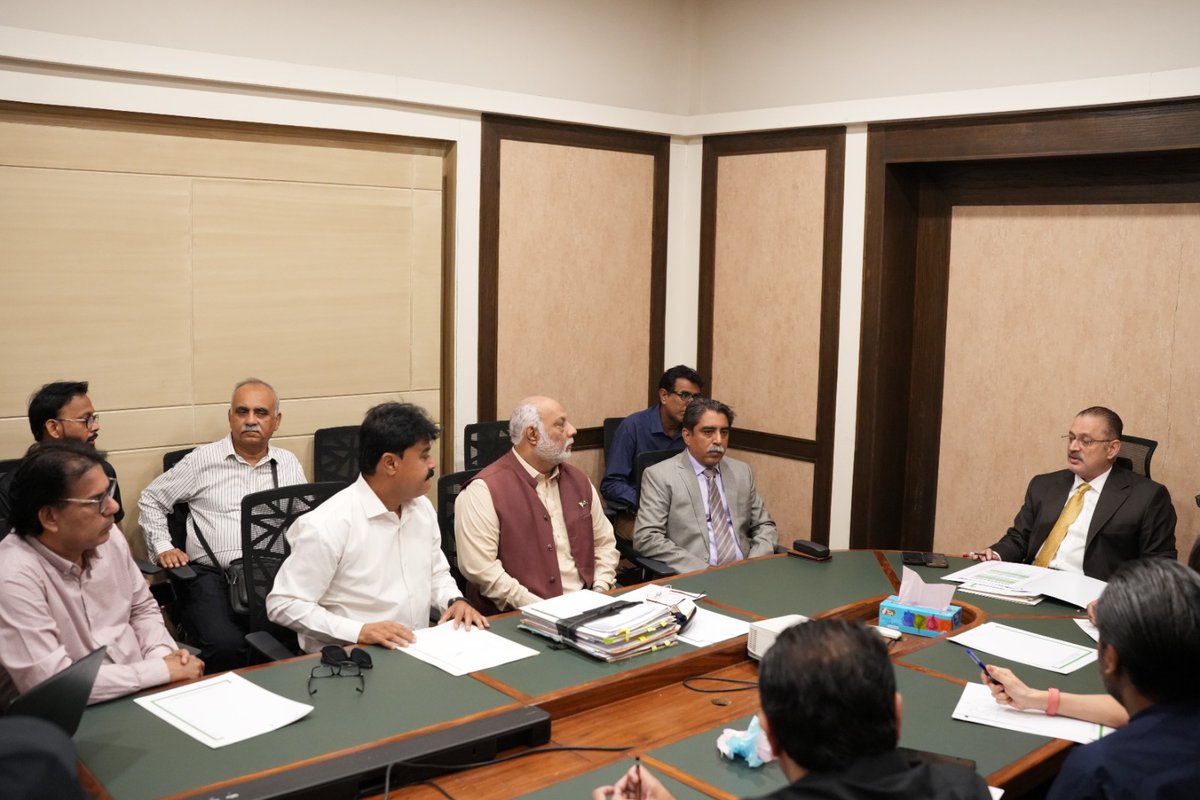 AAlikaleri's tweet photo. سندھ کے سینئر وزیر شرجیل انعام میمن کی زیر صدارت محکمہ اطلاعات کے فلم اوورسائیٹ بورڈ کا اجلاس

اجلاس میں فلمی منصوبوں پر پیش رفت اور مستقبل کی حکمت عملی کا جائزہ
@sharjeelinam https://t.co/DWfLe5HroY