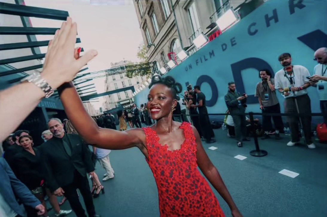 lefilmara's tweet photo. The odyssey cast doing that high-five photo bit https://t.co/YB0a5Mv5Ar