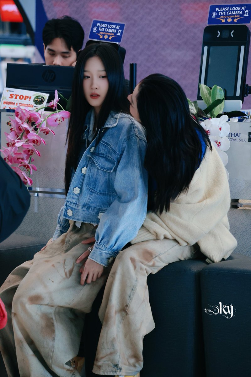 vsjdjd54605's tweet photo. This is the correct sitting posture...😌

#FayeAtom
#FayePeraya  #AtomPariya https://t.co/zz8ssmvjLH