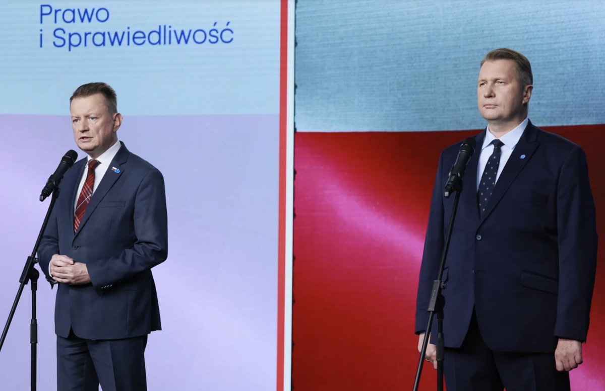 PremierCzarnek's tweet photo. Przemysław Czarnek ostro skrytykował przekazanie Ukrainie pocisków Patriot, nazywając je „jawnym rozbrajaniem Polski” i podkreślając, że decyzję podjęto bez wiedzy prezydenta i sejmowej komisji obrony. Zapowiedział, że PiS poprze rozwiązania wymagające zgody prezydenta https://t.co/SLTHZJrNNn