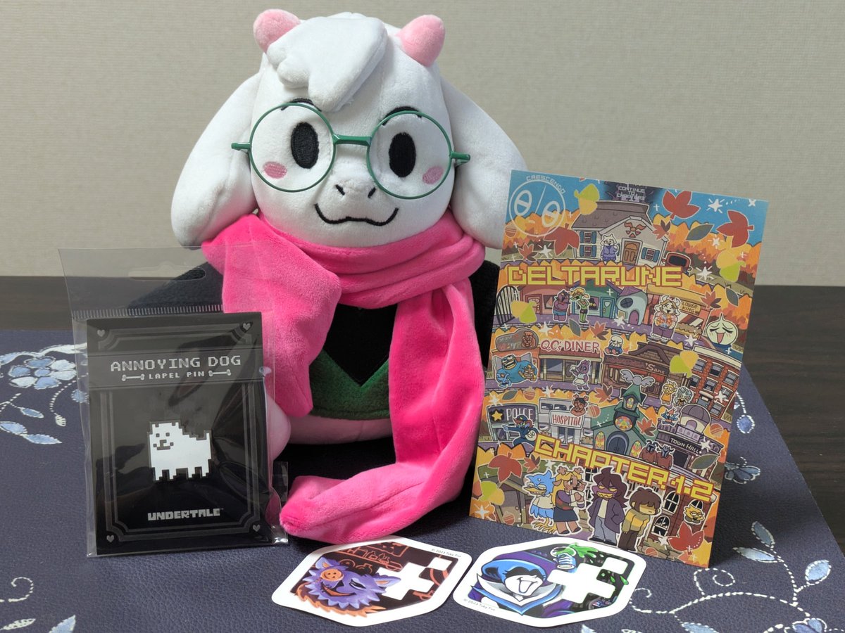 kazumi_camera's tweet photo. ラルセイぬいぐるみとあの犬のピンバッジ買っちゃった✌
おまけもいろいろ付いてきてうれしい
#deltarune #undertale https://t.co/bPDiOQdtri