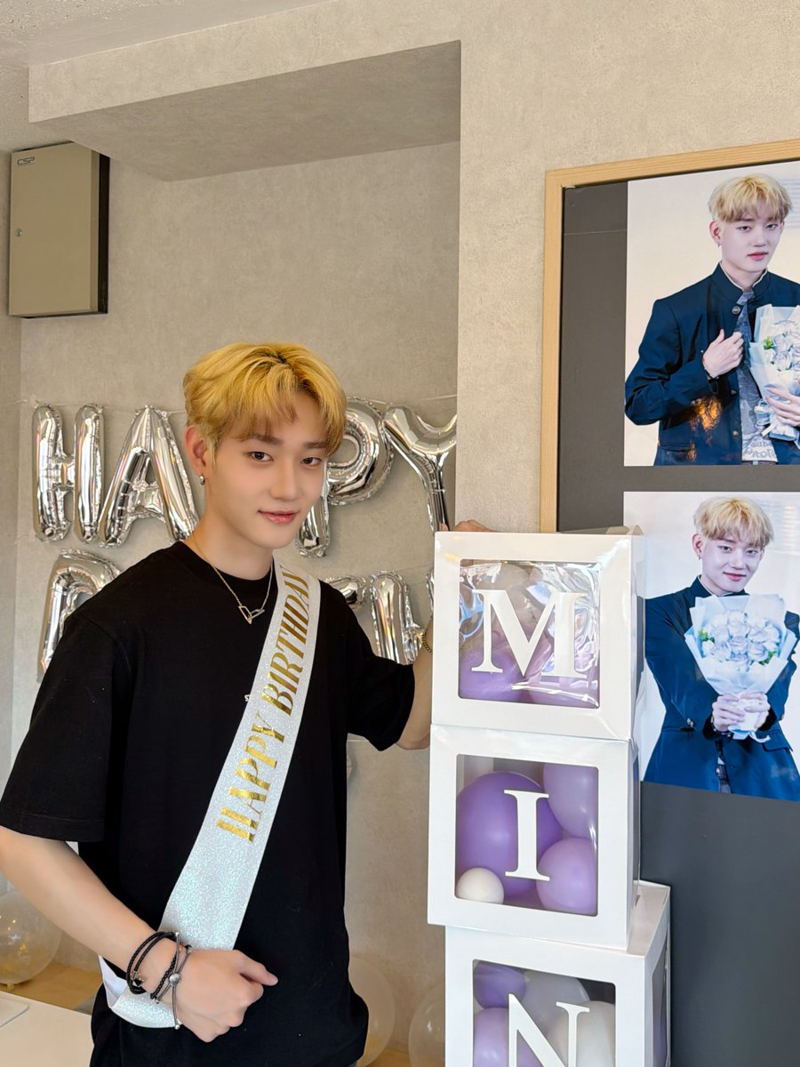 DXMON_HM's tweet photo. 몬스 난 너만 바라봐 끝까지 함께하자🫶

#DXMON #다이몬
#MINJAE #민재 https://t.co/ftRQaYqjPn
