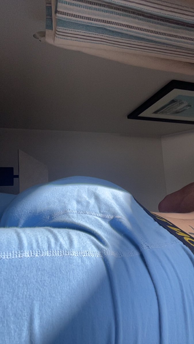 TwinkBenverse's tweet photo. Semi this morning 🙈 https://t.co/Qq2iBRJGyN