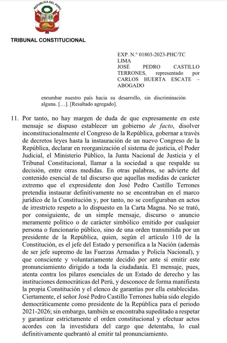 PCaterianoB's tweet photo. Pedro Castillo fue un gobernante de jure porque fue elegido democráticamente, pero se convirtió en un gobernante de facto, desde el momento en el que dio su discurso golpista, que rompió el orden democrático y constitucional.
El @TC_Peru tiene este claro criterio jurídico.
De otro lado, el delito de Castillo fue flagrante y lo cometió ante todo el país, es un hecho inocultable e indefendible.