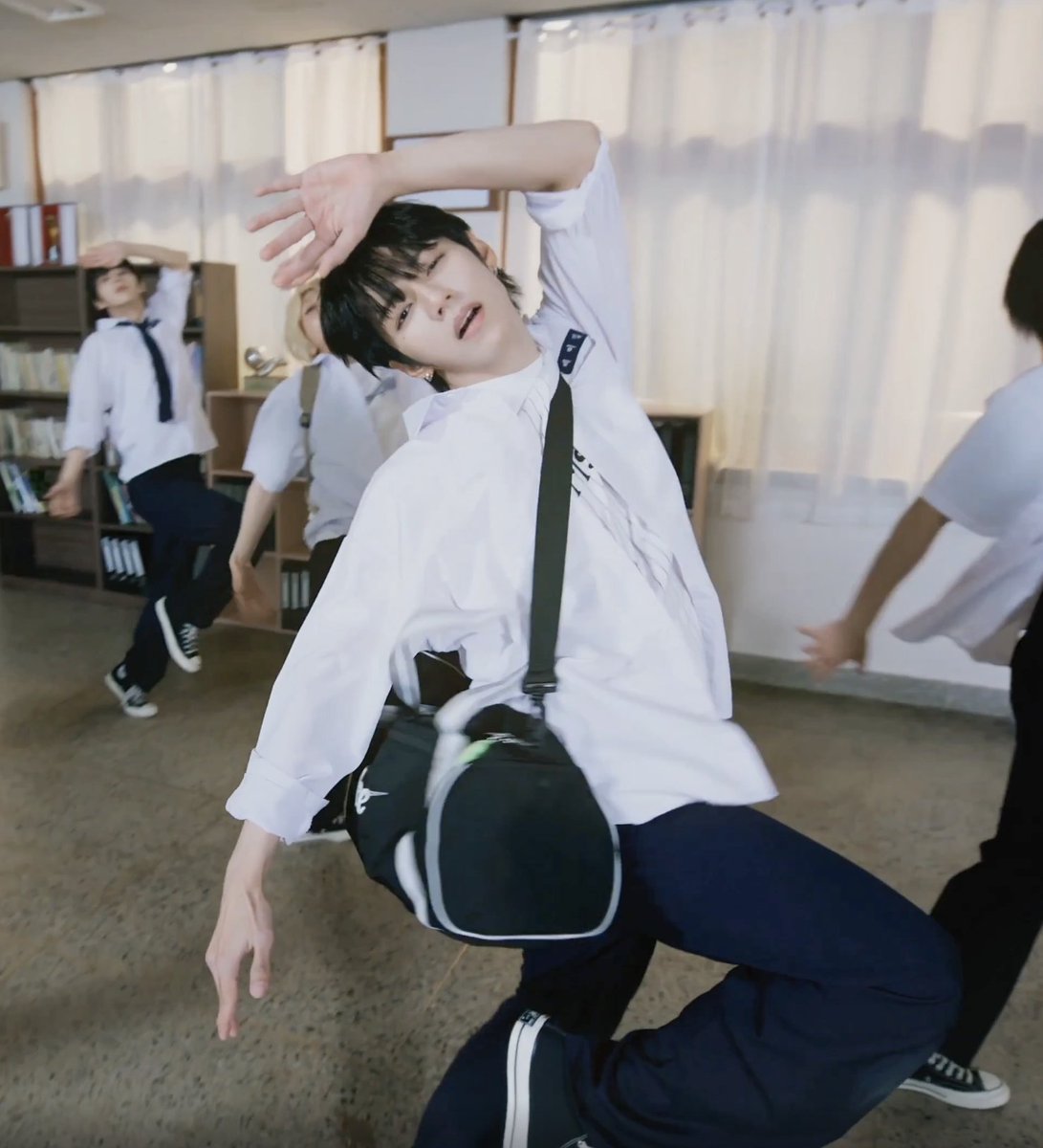 Skippish29's tweet photo. JL's Dance line is so beautiful then you look at his face then you fall even deeper.

PLAYFUL ACE JL  #AHOF📷�  #아홉📷�  #AHOF_JL #제이엘
@AHOF_official https://t.co/yBIERoNGlT