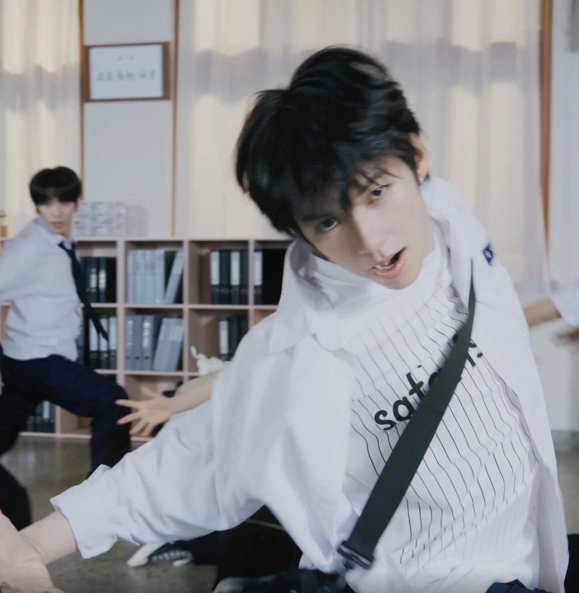 Skippish29's tweet photo. JL's Dance line is so beautiful then you look at his face then you fall even deeper.

PLAYFUL ACE JL  #AHOF📷�  #아홉📷�  #AHOF_JL #제이엘
@AHOF_official https://t.co/yBIERoNGlT