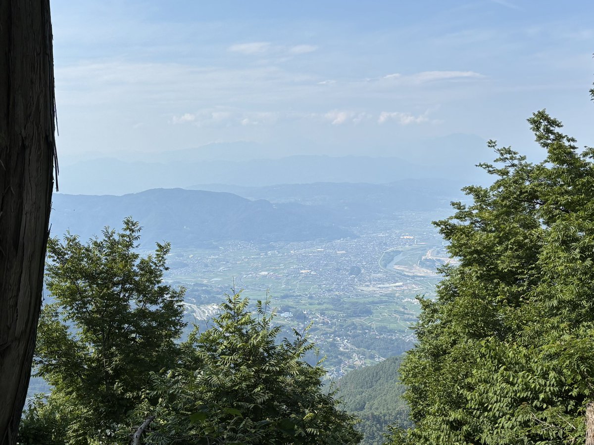 kuchiimama's tweet photo. 冠着山登山。
姨捨山山頂の神社に参拝⛩️
#冠着山
#姨捨山
#神社 https://t.co/1ODMOUelXW
