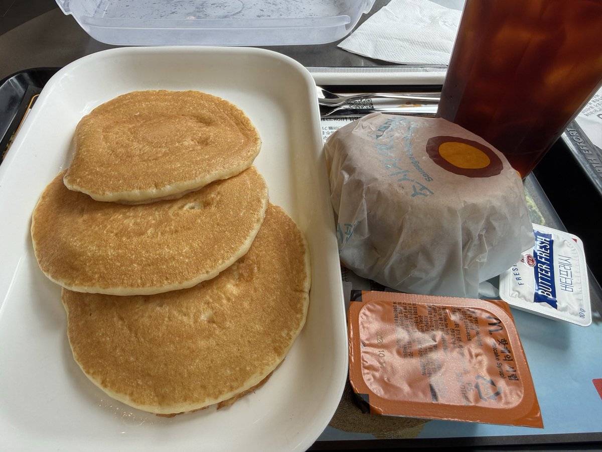 klinsi7709's tweet photo. 오랜만에 맥도날드 팬케이크
가끔씩 먹으면 맛있음 😋 https://t.co/TrKYQ3tWR5