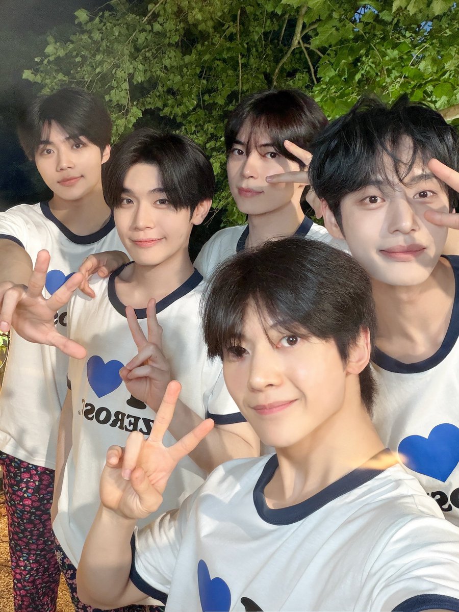 traelxve's tweet photo. 𝐙𝐄𝐑𝐎𝐁𝐀𝐒𝐄𝐎𝐍𝐄 𝟑𝐑𝐃 𝐀𝐍𝐍𝐈𝐕𝐄𝐑𝐒𝐀𝐑𝐘 #김태래 

I 💙 ZEROSE https://t.co/q5JQBULFpv